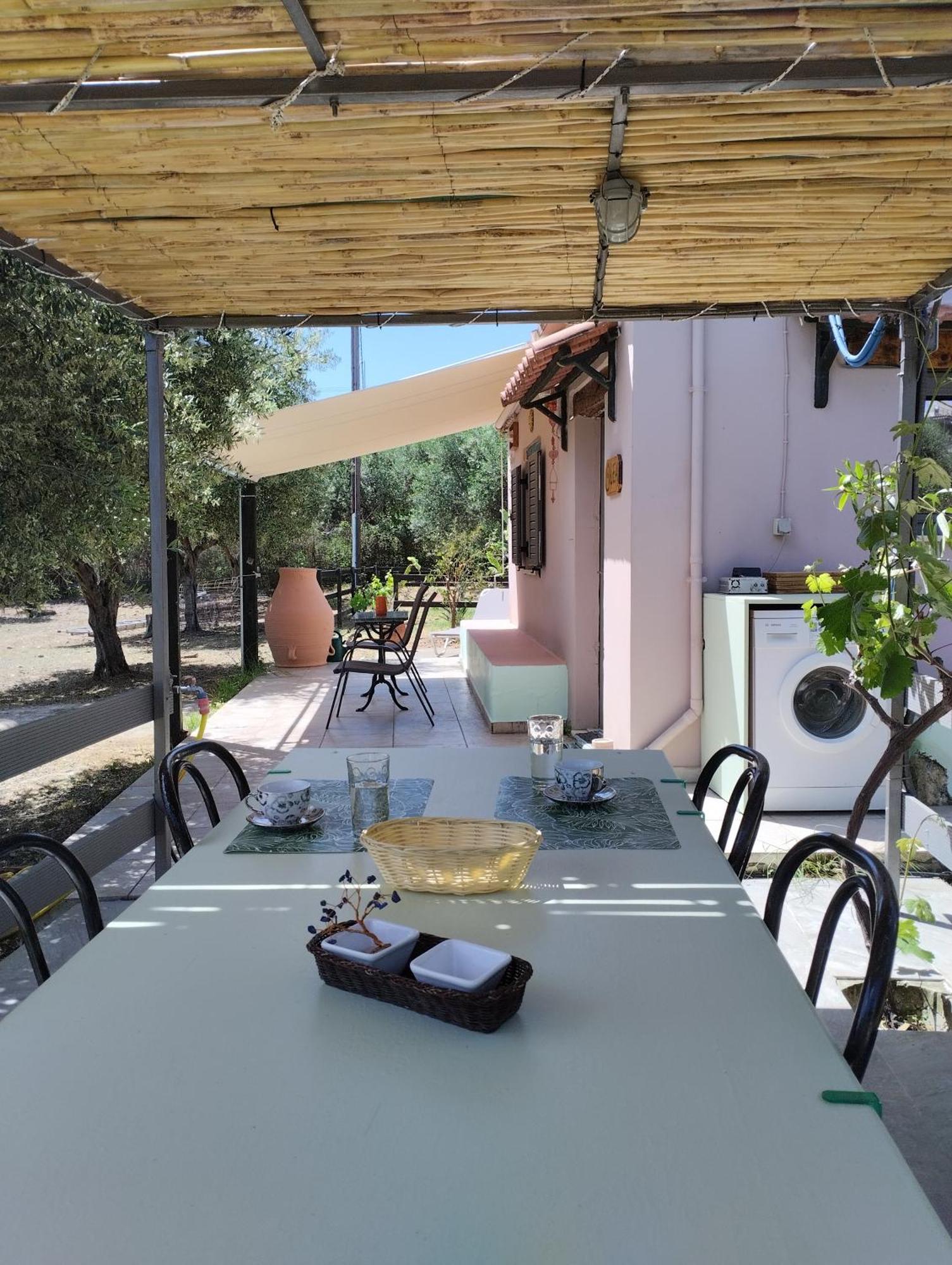 Olea Cottage Galatas  Екстер'єр фото